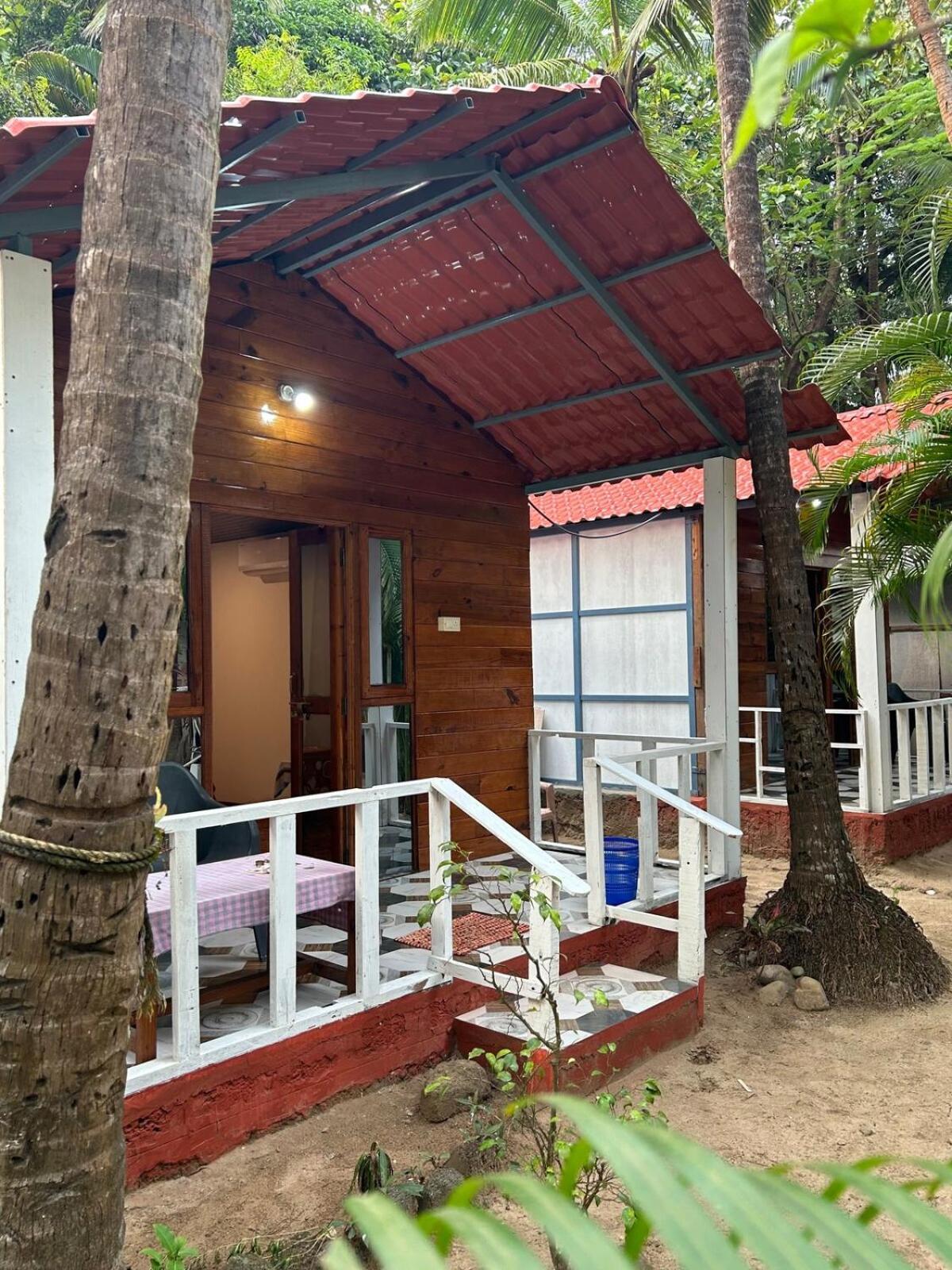 Coconut Grove Palolem Apartment คานาโคนา ภายนอก รูปภาพ